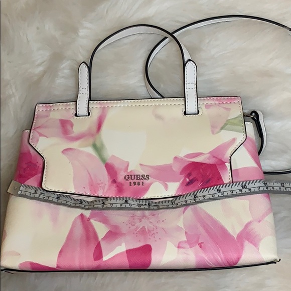 NWOT Guess satchel - Picture 6 of 6